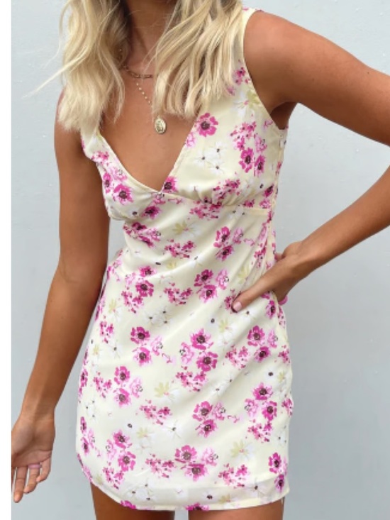 Princess Polly Dresses & Skirts - Princess Polly Floral Nellie Mini Dress with Pink Bouquet Print | Size 6 |